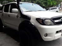 Selling Toyota Hilux 2005 Manual Diesel in Quezon City