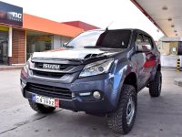 Selling Isuzu Mu-X 2017 Manual Diesel in Lemery