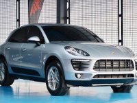 Silver Porsche Macan 2016 at 13101 km for sale