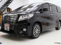 Selling 2nd Hand Toyota Alphard 2017 Automatic Gasoline at 7000 km in Makati