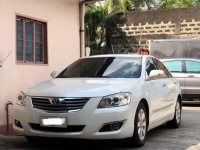 Selling Pearl White Toyota Camry 2009 in Manila