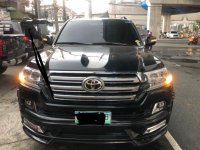 Selling 2nd Hand Toyota Land Cruiser 2012 in Pasig