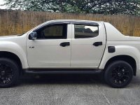 Selling White Isuzu D-Max 2016 at Diesel Manual