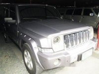 Selling Silver Jeep Commander 2010 at 40681 km 