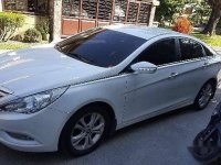 White Hyundai Sonata 2010 at 62200 km for sale in Angeles