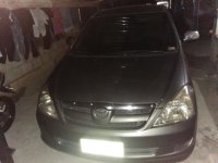 Selling Used Toyota Innova 2006 in Quezon City