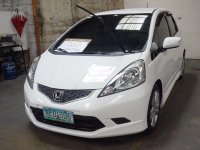 Selling White Honda Jazz 2009 Hatchback Automatic Gasoline in Manila