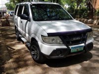 Sell White 2013 Isuzu Crosswind in Quezon City