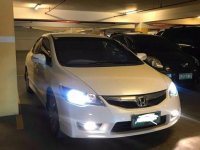 Selling Pearl White Honda Civic 2009 in Pasig