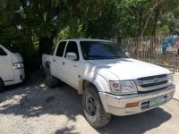 Toyota Hilux 2004 Manual Diesel for sale in Surigao City