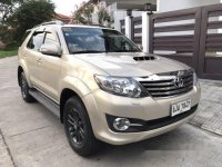 Selling Beige Toyota Fortuner 2015 at 30000 km 