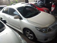 Selling White Toyota Corolla Altis 2013 in Makati