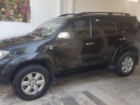 Sell 2nd Hand 2011 Toyota Fortuner Automatic Gasoline in Parañaque