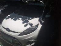 Selling White Ford Fiesta 2013 at 49000 km in Makati