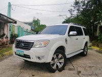 White Ford Everest 2010 at 89000 km for sale 