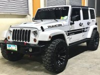 Selling White Jeep Wrangler 2013 Automatic Diesel at 68000 km 