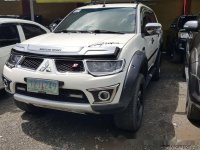 Selling White Mitsubishi Montero 2011 Automatic Diesel at 39000 km 