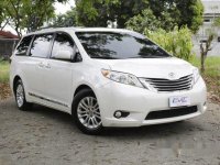 Selling White Toyota Sienna 2015 in Quezon City