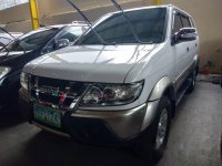 White Isuzu Crosswind 2012 for sale in Quezon City