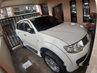 Selling White Mitsubishi Montero Sport 2012 Automatic Diesel at 100000 km 