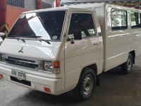 Selling White Mitsubishi L300 2017 Manual Diesel