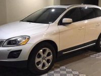 Sell White 2010 Volvo Xc60 Automatic Gasoline at 35000 km 