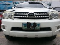 White Toyota Fortuner 2010 Automatic Gasoline for sale 