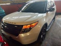 Selling White Ford Explorer 2015 in Quezon City 
