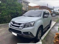 White Isuzu Mu-X 2015 Automatic Diesel for sale 