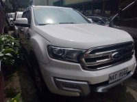 Selling White Ford Everest 2018 Automatic Diesel 