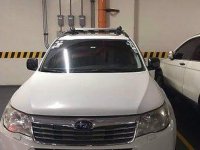 Sell White 2010 Subaru Forester at 166374 km