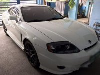 Selling White Hyundai Coupe 2006 Coupe at 100000 km