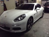 White Porsche Panamera 2014 at 11000 km for sale