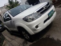 Selling White Toyota Fortuner 2006 Automatic Gasoline at 100000 km 