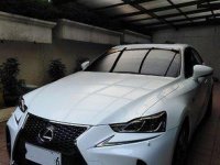 Sell White 2017 Lexus Is 350 at 5000 km 