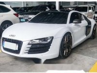 White Audi R8 2011 at 19000 km for sale 