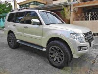 Sell White 2015 Mitsubishi Pajero at 19000 km 