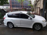 Selling White Toyota Rav4 2008 in Quezon City 