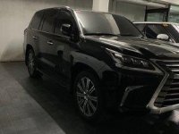 Selling Black Lexus Lx 570 2018 at 3000 km 