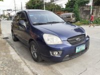 Selling Blue Kia Carens 2008 at 106000 km 