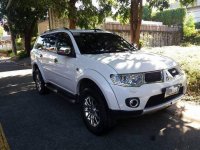 Selling White Mitsubishi Montero Sport 2012 at 99000 km