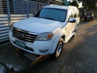 Selling White Ford Everest 2009 Automatic Diesel at 80000 km 