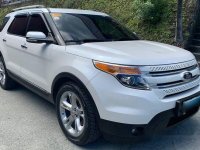 Selling White Ford Explorer 2013 at 29000 km 