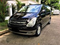 Sell Gold 2011 Hyundai Starex in Quezon City