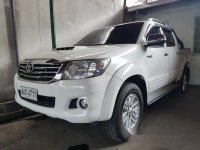 Selling White Toyota Hilux 2014 at 10000 km 