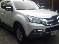 Sell White 2016 Isuzu Mu-X SUV at Automatic Diesel at 22 km