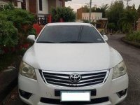 Sell White 2010 Toyota Camry Automatic Gasoline at 120000 km