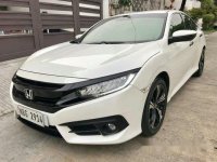 Selling White Honda Civic 2018 Automatic Gasoline at 10000 km