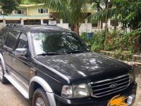 Selling Black Ford Everest 2006 at 301000 km 