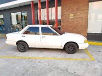 Selling White Nissan Sentra 1990 at 200000 km 